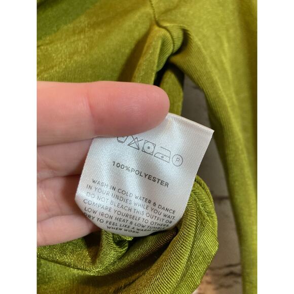 Peppermayo Crop Top Womens 6 Pea Green Slinky Tie Front Ruched Cropped Boho - Picture 14 of 15